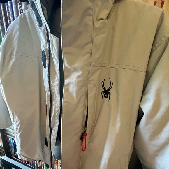 Boys Spyder Grey Skiing Jacket with Black Emblem Size 14